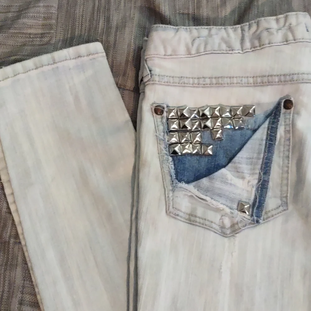 Free People Light Wash Skinny Jeans Lightly Distressed  Size 30 - Picture 2 of 8